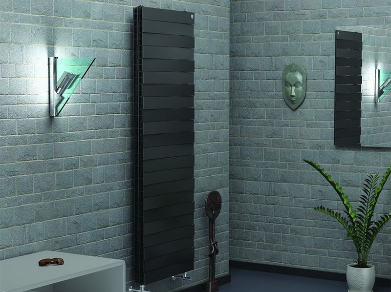 Радиатор отопления PianoForte Tower в цветовом исполнении Noir Sable (черный)